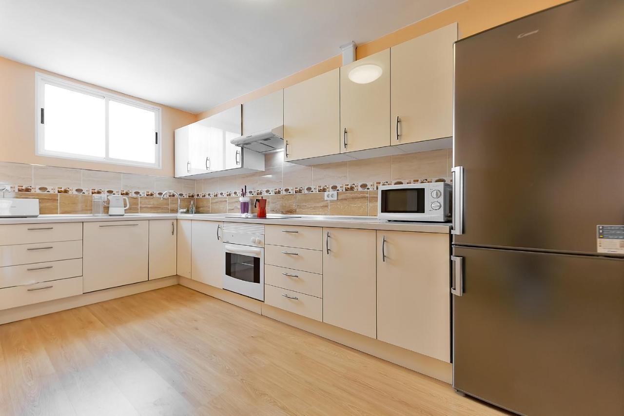 Yellow 3 Bedroom Large Apartment For 10 Guests Costa Adeje  Zewnętrze zdjęcie