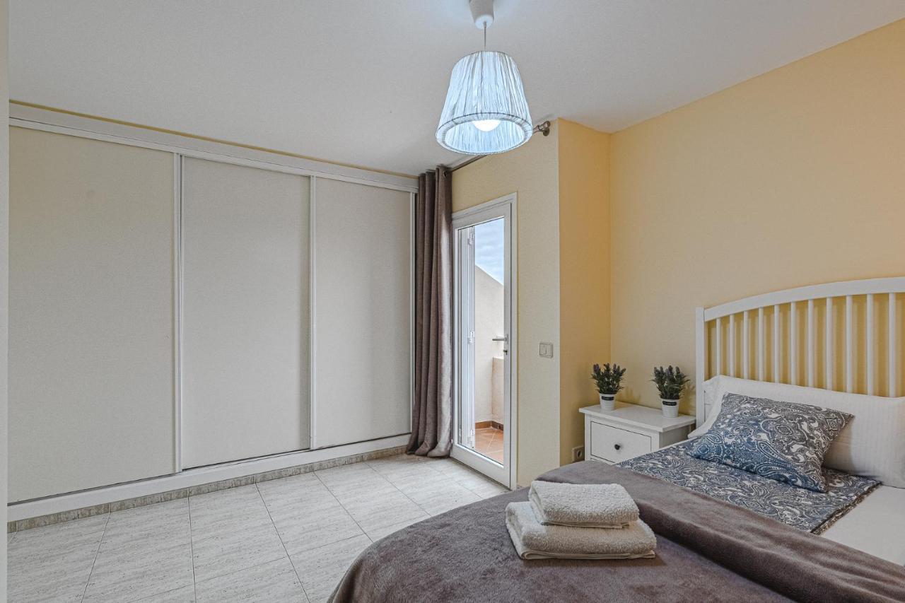 Yellow 3 Bedroom Large Apartment For 10 Guests Costa Adeje  Zewnętrze zdjęcie