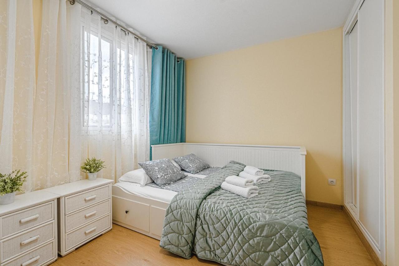 Yellow 3 Bedroom Large Apartment For 10 Guests Costa Adeje  Zewnętrze zdjęcie