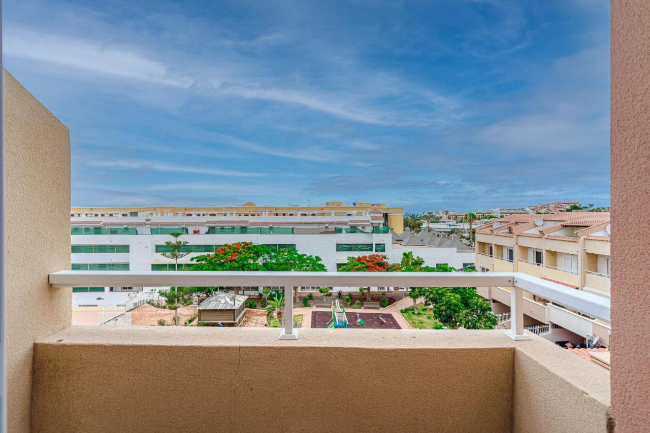 Yellow 3 Bedroom Large Apartment For 10 Guests Costa Adeje  Zewnętrze zdjęcie