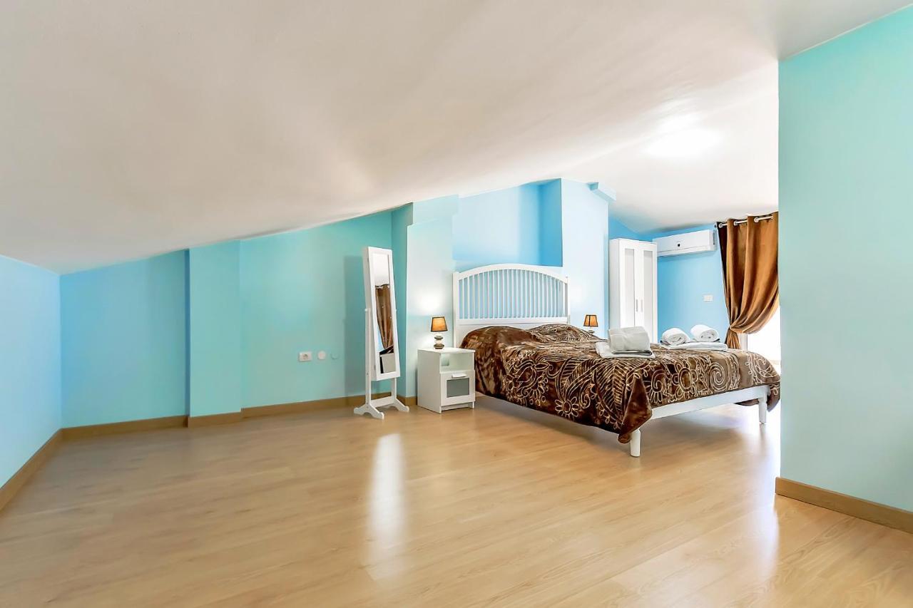 Yellow 3 Bedroom Large Apartment For 10 Guests Costa Adeje  Zewnętrze zdjęcie