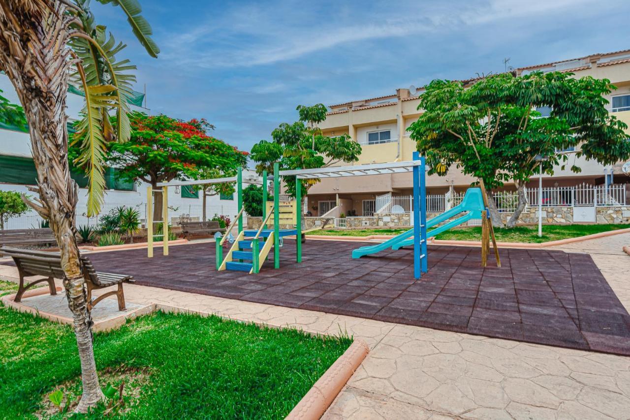 Yellow 3 Bedroom Large Apartment For 10 Guests Costa Adeje  Zewnętrze zdjęcie