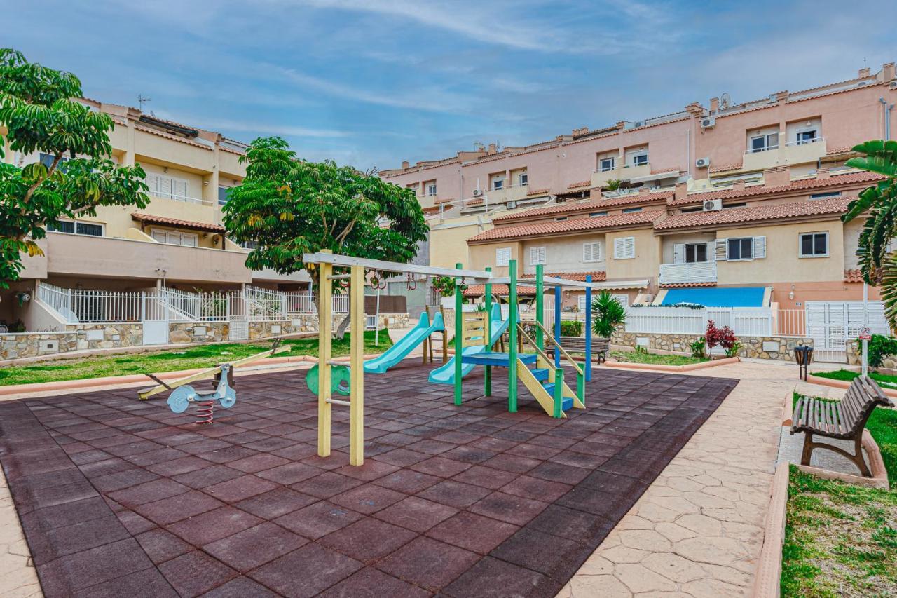 Yellow 3 Bedroom Large Apartment For 10 Guests Costa Adeje  Zewnętrze zdjęcie